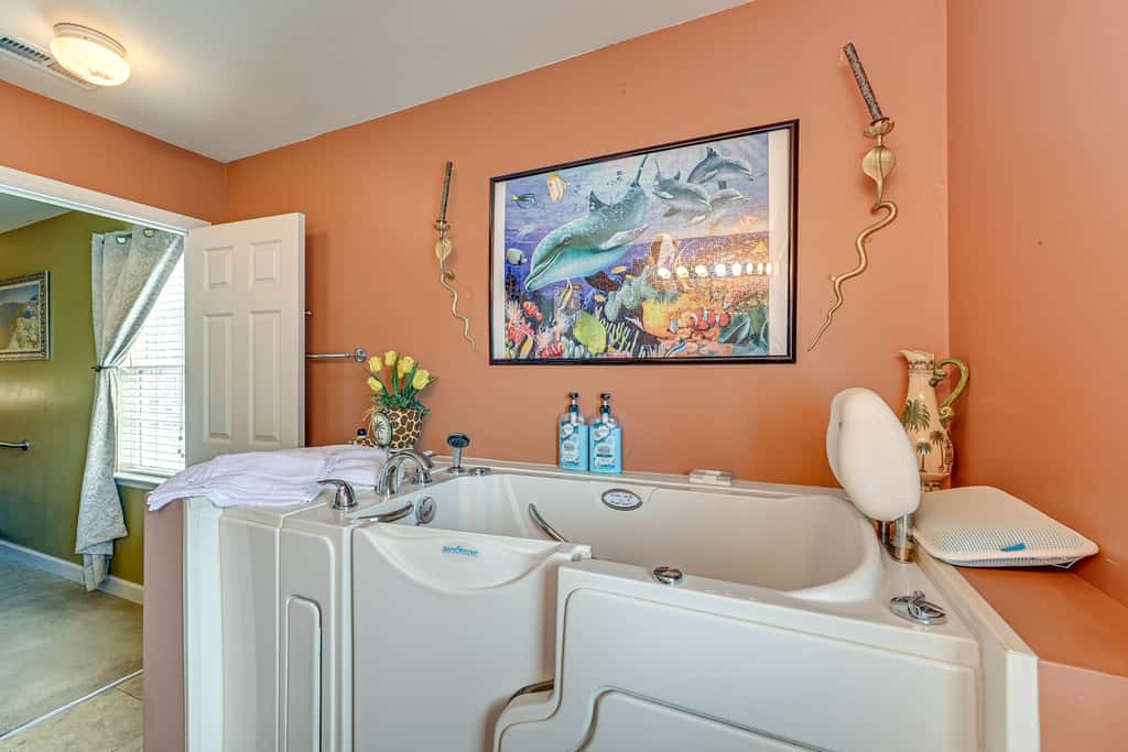 Wine & BBQ Trail Fun: Home w/ Hot Tub in Lexington