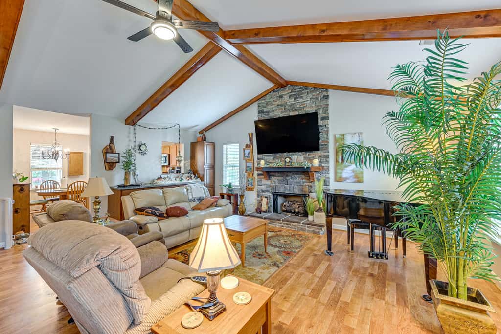 Wine & BBQ Trail Fun: Home w/ Hot Tub in Lexington