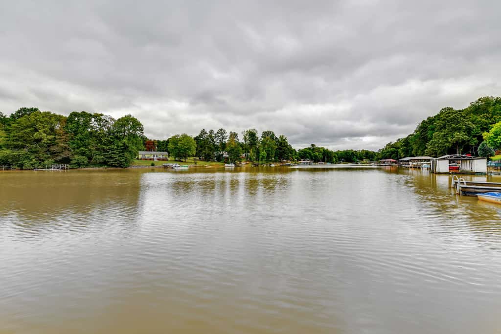 Lake Norman Getaway w/ Pool Access + Kayaking!