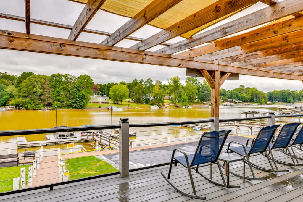 Lake Norman Getaway w/ Pool Access + Kayaking!