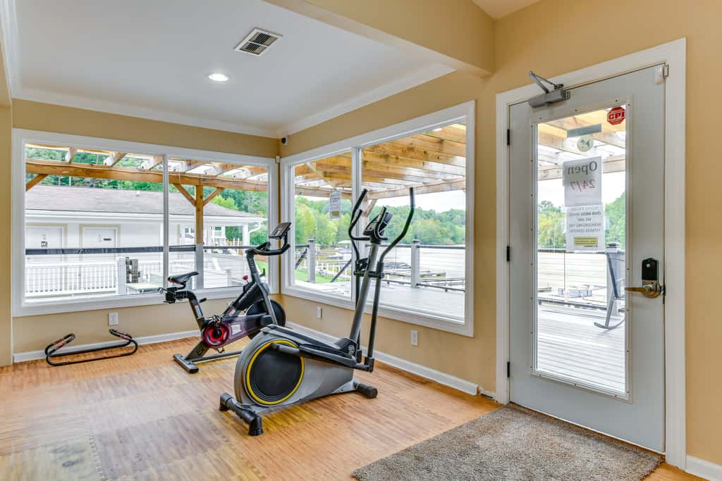 Lake Norman Getaway w/ Pool Access + Kayaking!