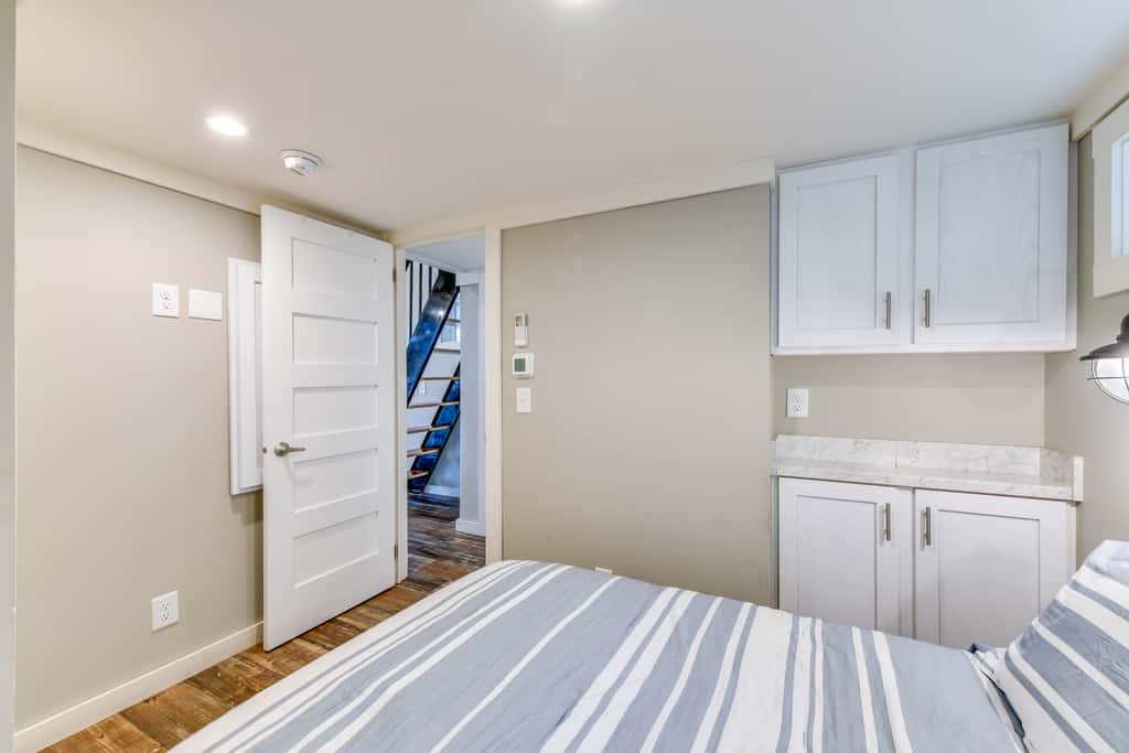 Lake Norman Getaway w/ Pool Access + Kayaking!