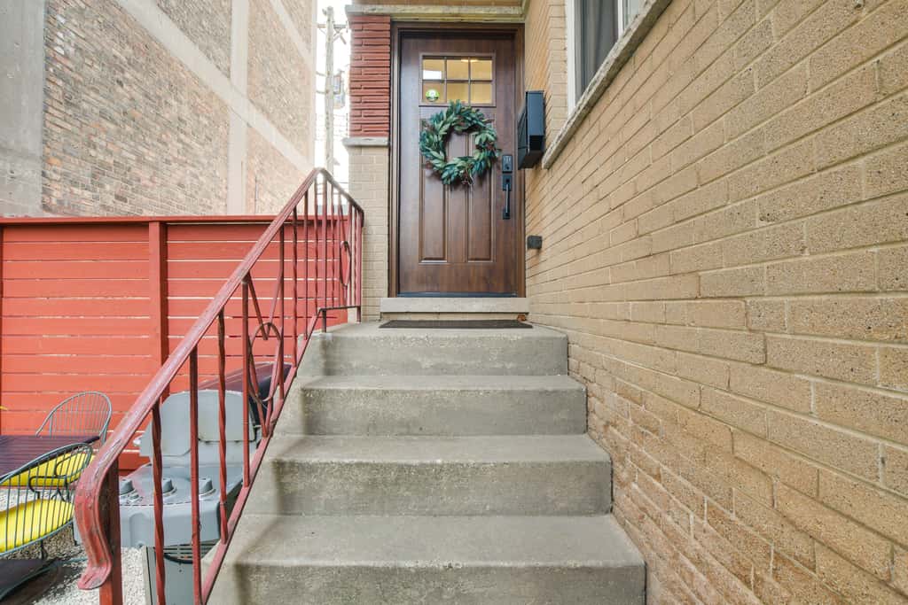 Stylish Chicago Retreat: Walk to Loyola University