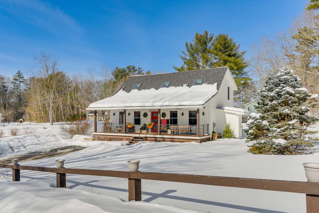 Bradford Group Getaway! Cabin w/ Deck & Fire Pit
