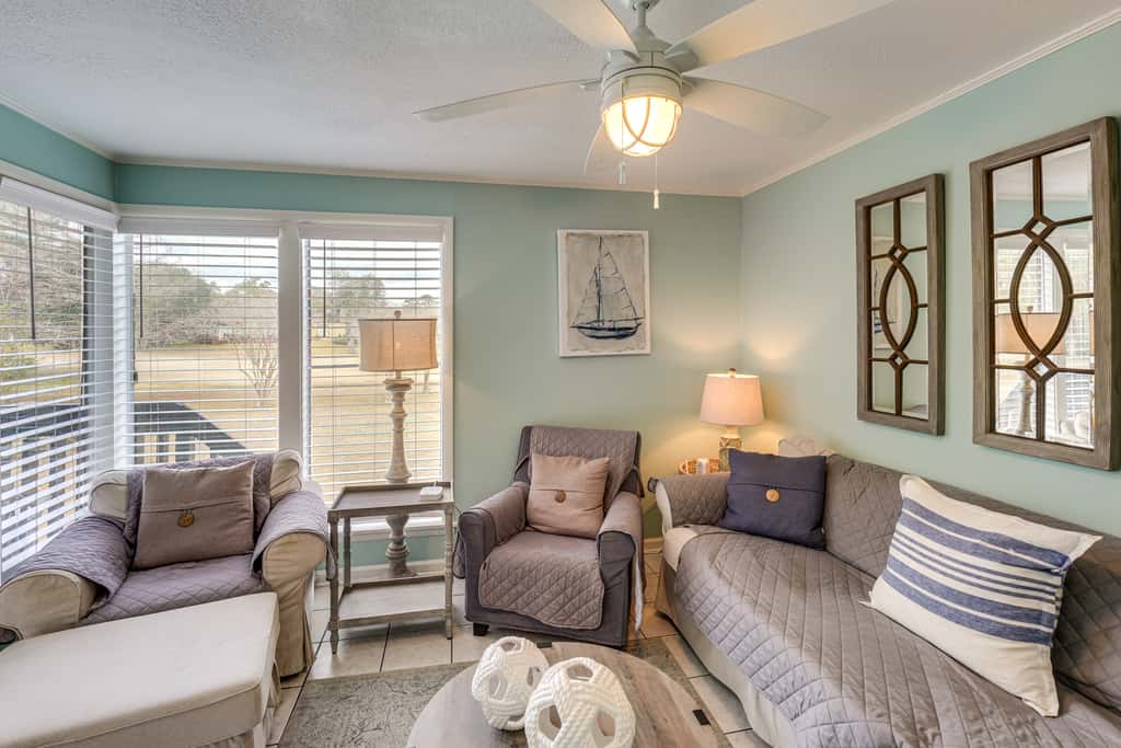 Golf Course Views! Couple's Retreat in Diamondhead