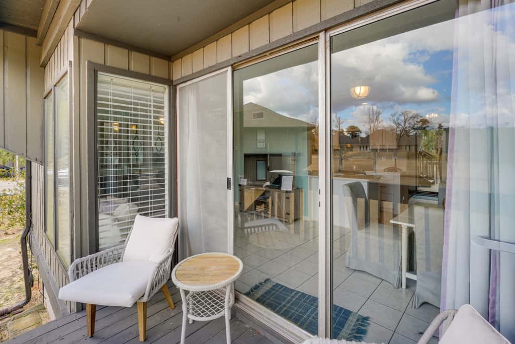 Golf Course Views! Couple's Retreat in Diamondhead