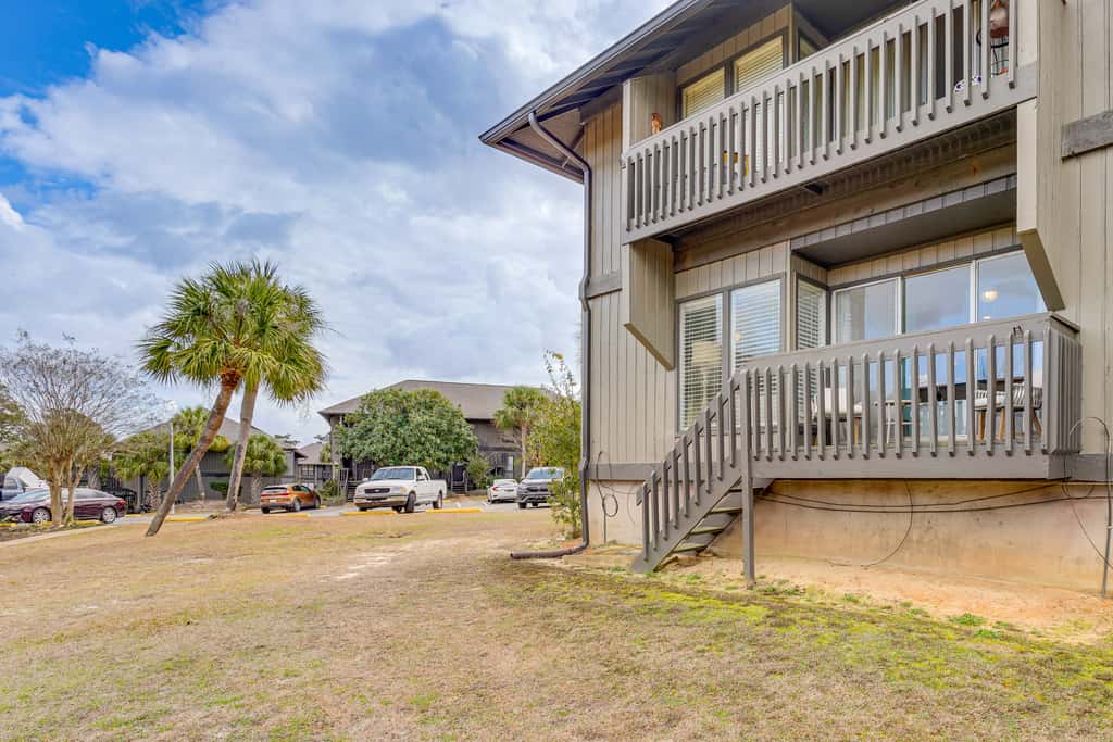 Golf Course Views! Couple's Retreat in Diamondhead