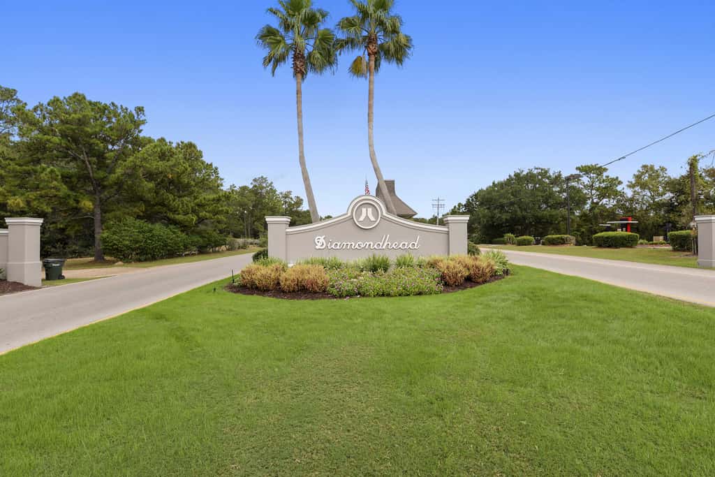 Golf Course Views! Couple's Retreat in Diamondhead