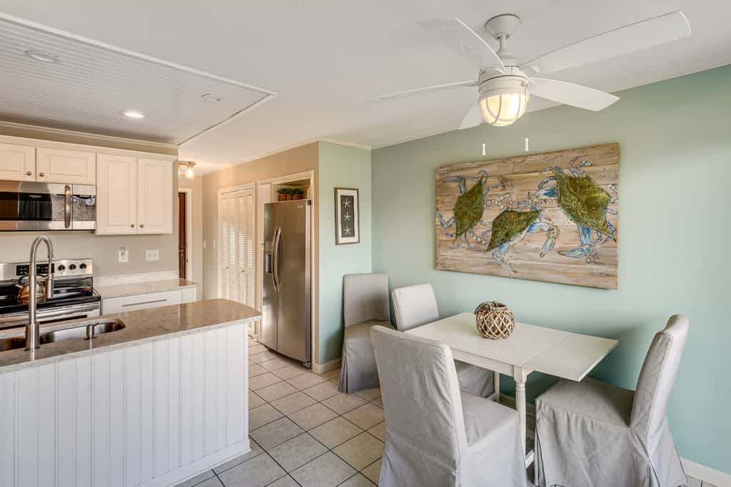 Golf Course Views! Couple's Retreat in Diamondhead