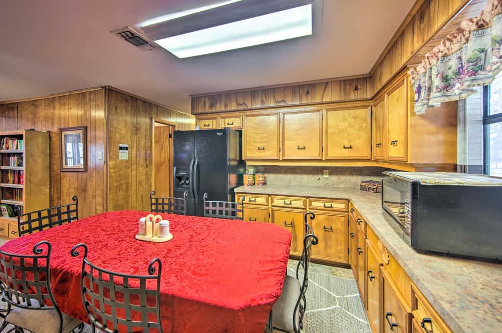 Waterfront Home w/ Boat Dock in Gun Barrel City