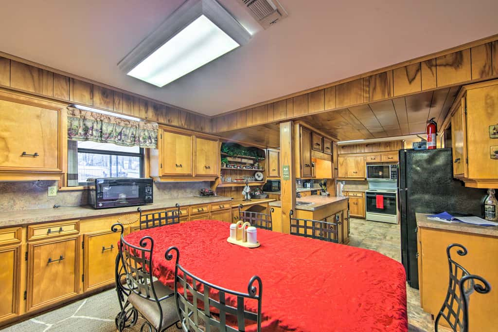 Waterfront Home w/ Boat Dock in Gun Barrel City