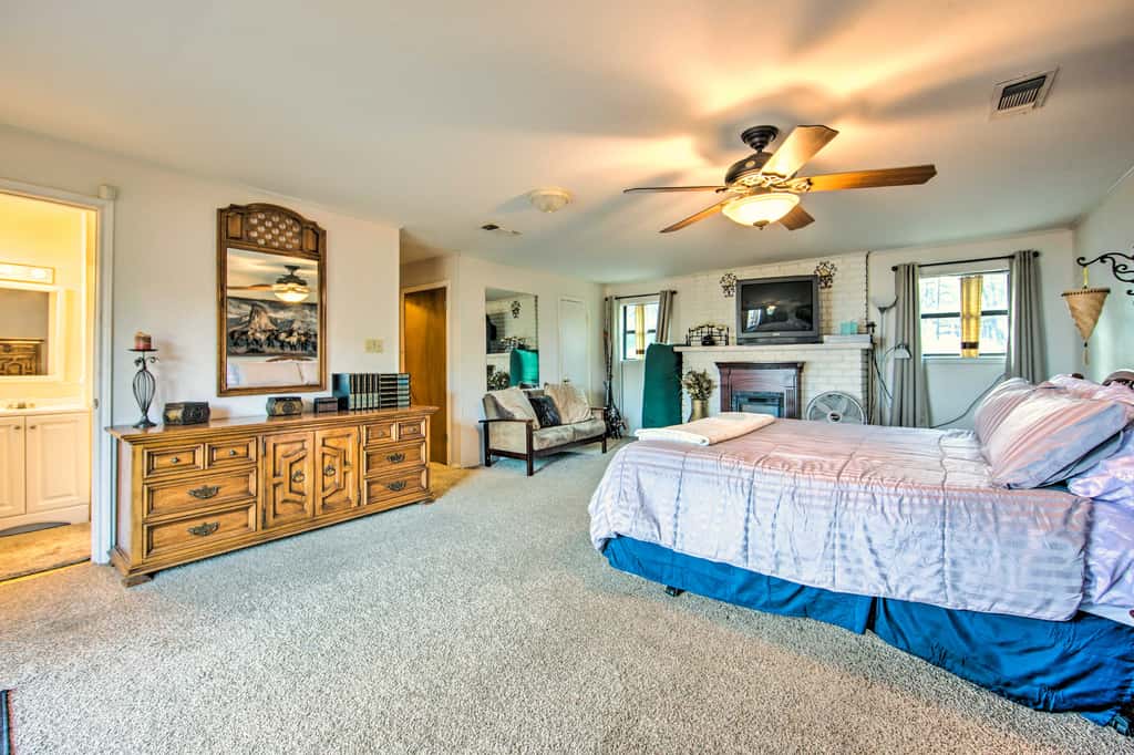 Waterfront Home w/ Boat Dock in Gun Barrel City