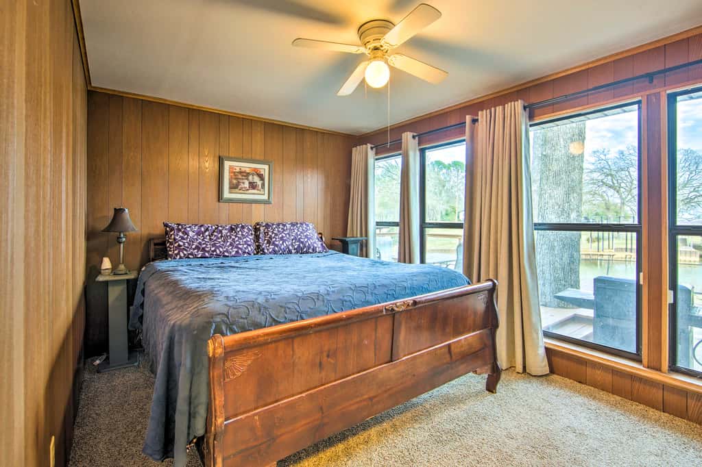 Waterfront Home w/ Boat Dock in Gun Barrel City