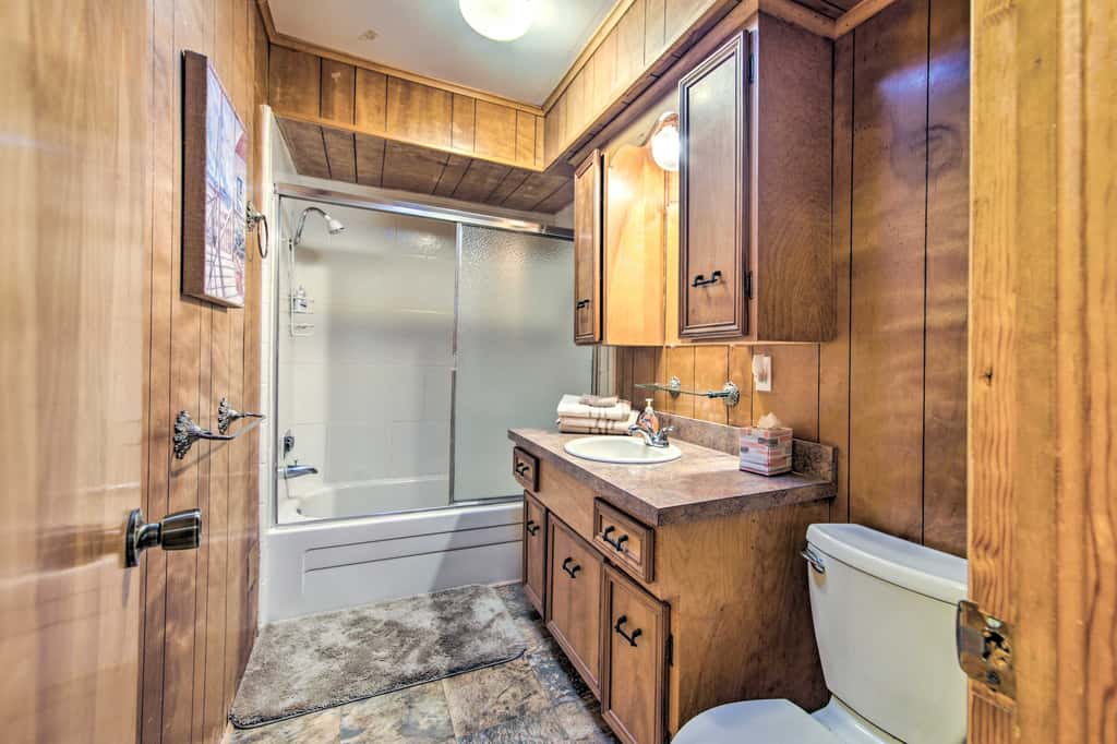Waterfront Home w/ Boat Dock in Gun Barrel City