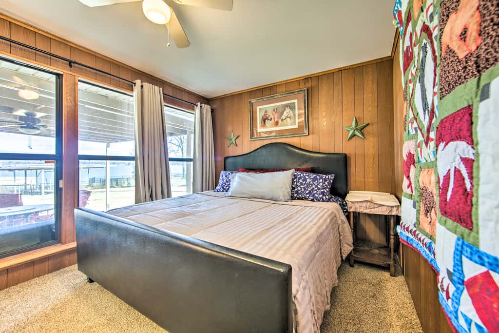 Waterfront Home w/ Boat Dock in Gun Barrel City