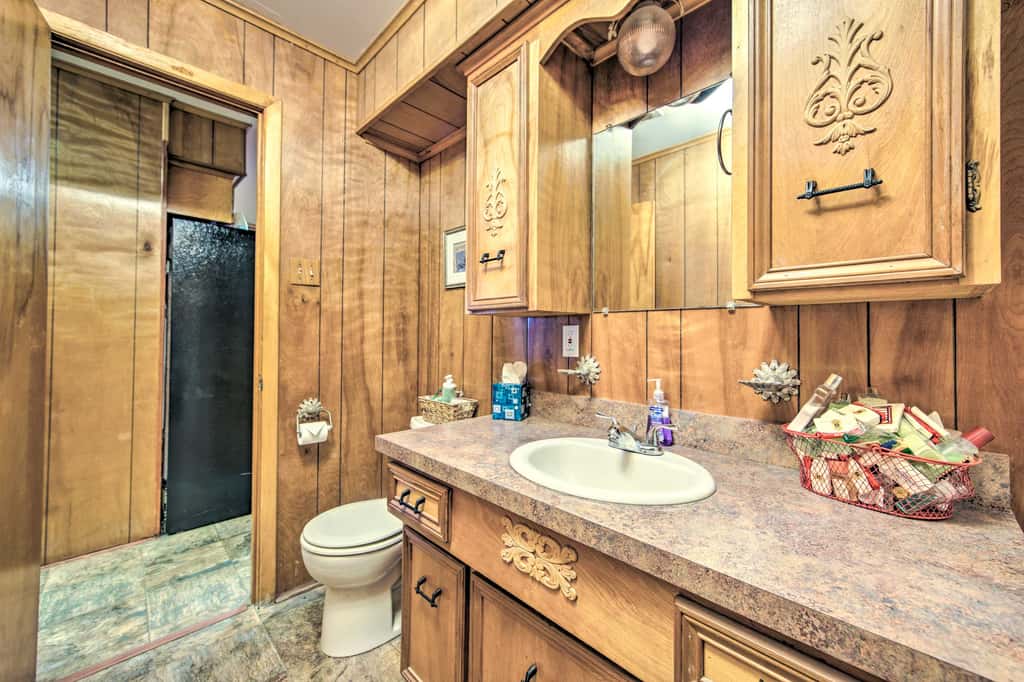 Waterfront Home w/ Boat Dock in Gun Barrel City