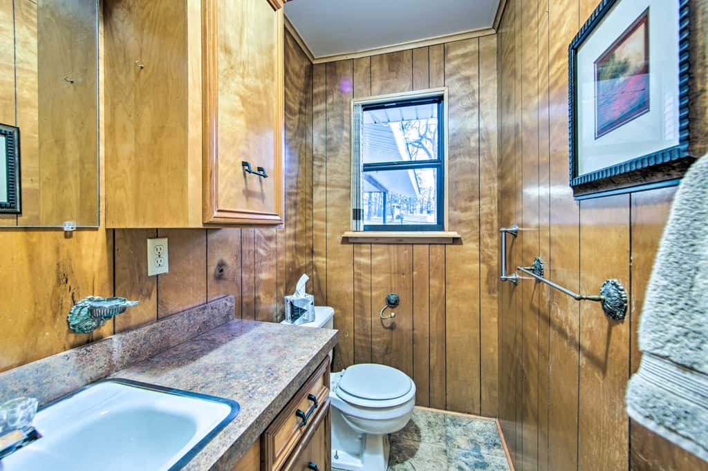 Waterfront Home w/ Boat Dock in Gun Barrel City