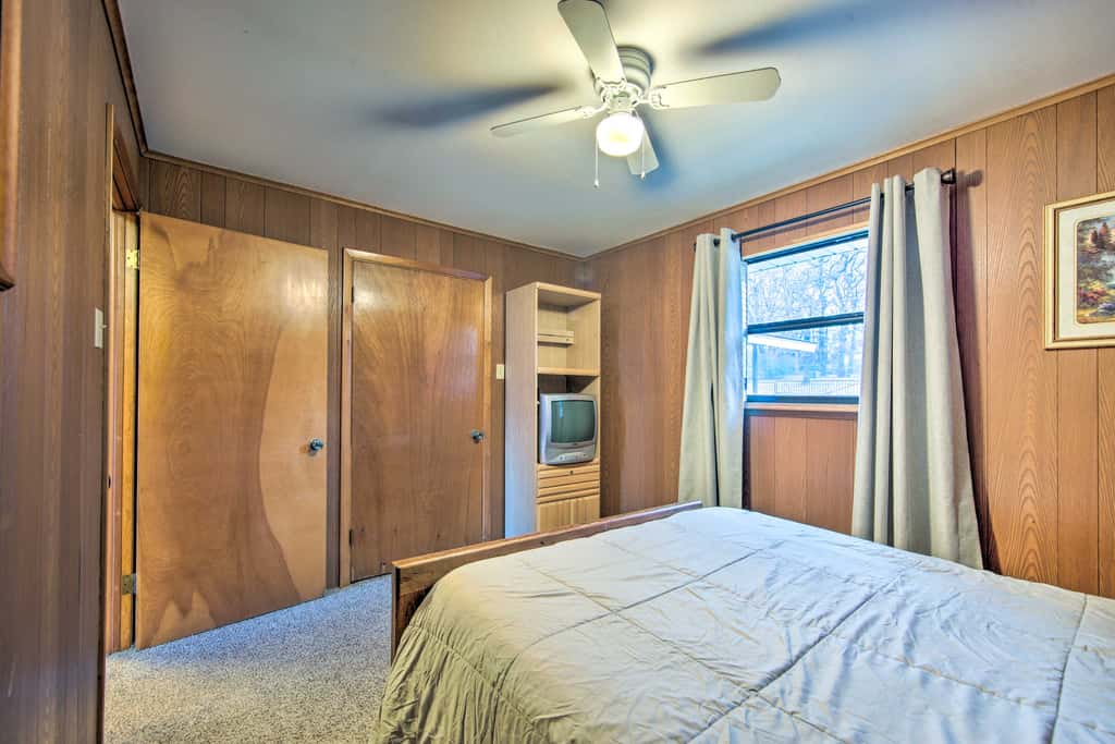 Waterfront Home w/ Boat Dock in Gun Barrel City