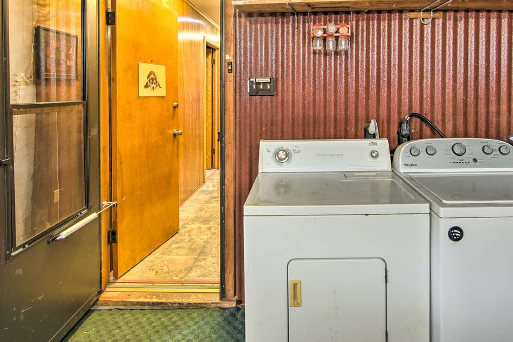 Waterfront Home w/ Boat Dock in Gun Barrel City