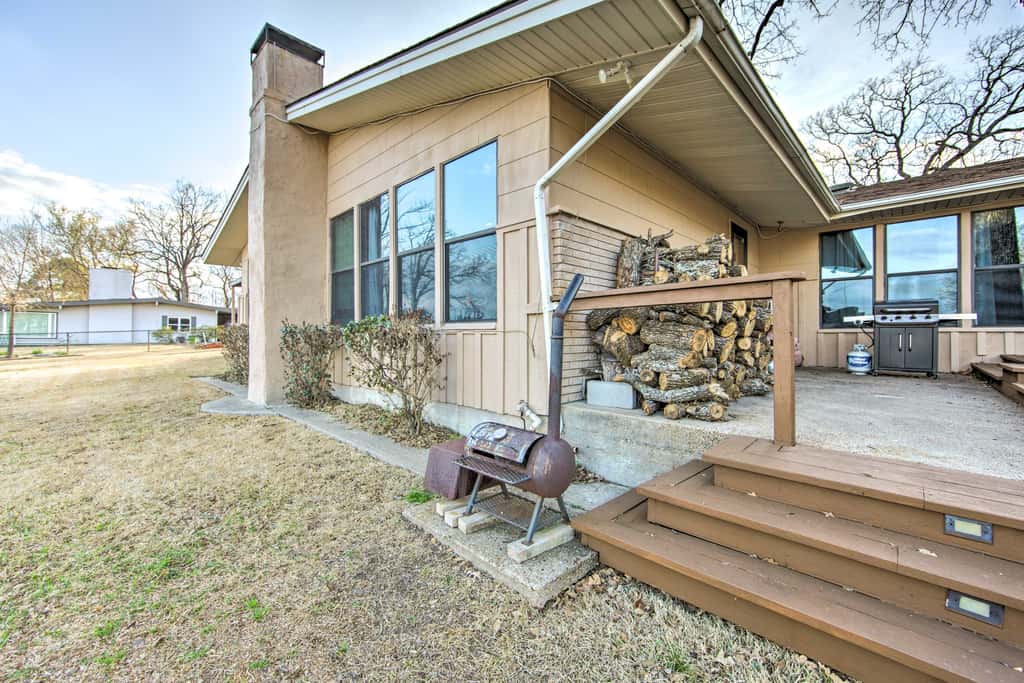 Waterfront Home w/ Boat Dock in Gun Barrel City