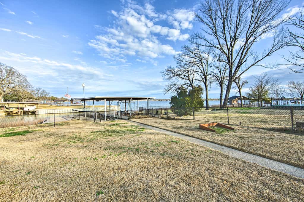 Waterfront Home w/ Boat Dock in Gun Barrel City