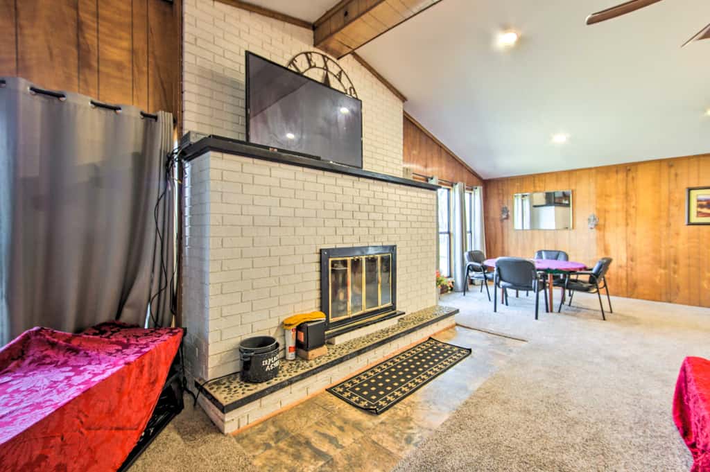 Waterfront Home w/ Boat Dock in Gun Barrel City