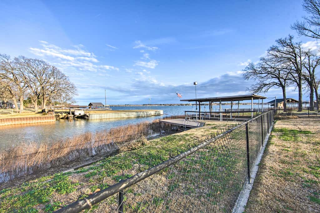 Waterfront Home w/ Boat Dock in Gun Barrel City