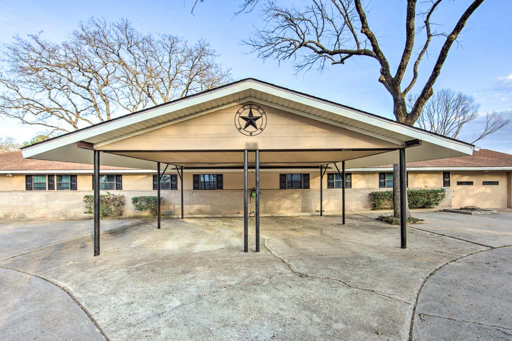 Waterfront Home w/ Boat Dock in Gun Barrel City