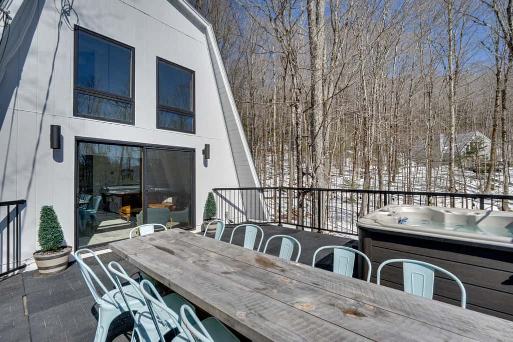 Wilmington Chalet w/ Hot Tub < 8 Mi to Mount Snow!