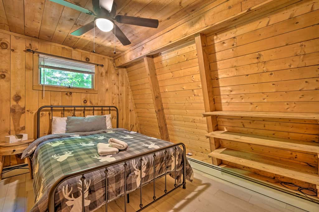 Wilmington Chalet w/ Hot Tub < 8 Mi to Mount Snow!