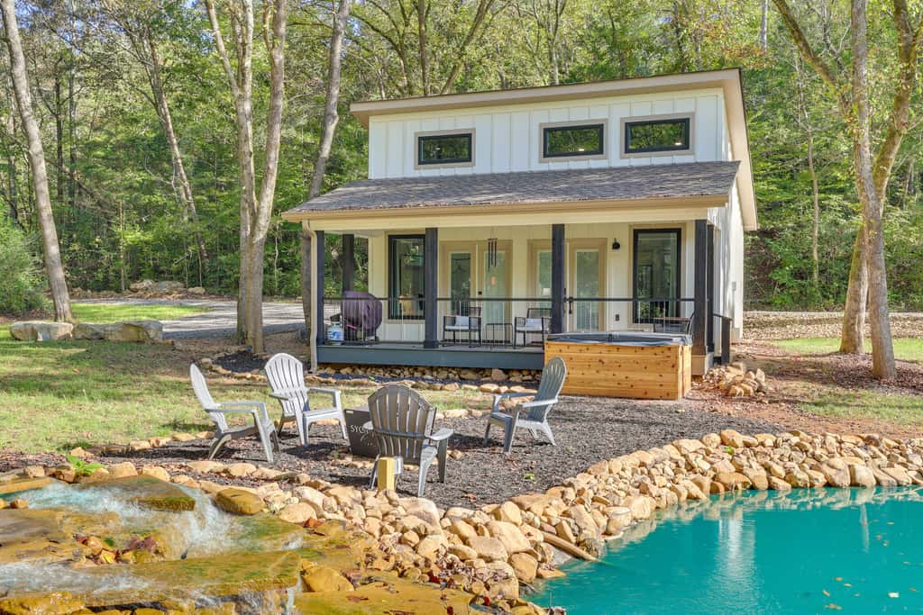 ‘Whitewood’ w/ Hot Tub: Peaceful Wildwood Retreat
