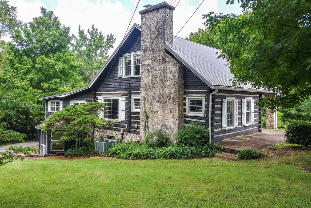 Rustic Dover Retreat w/ Porch - Walk to Boat Ramp!