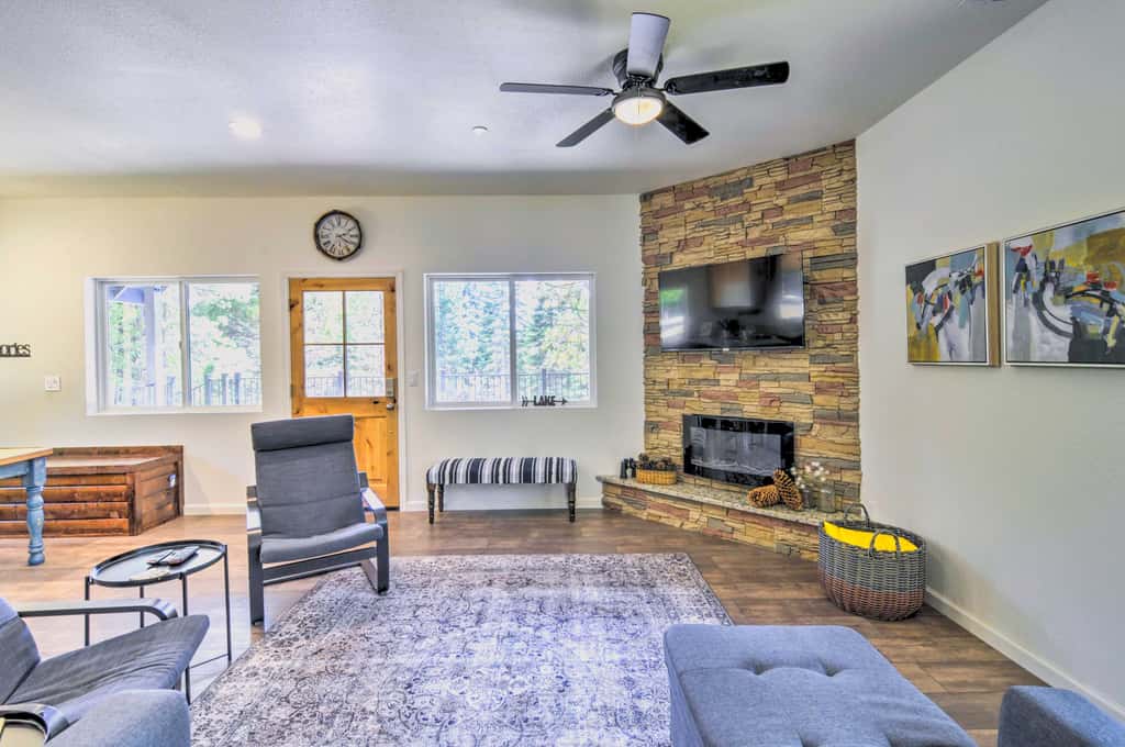 Home Near Lake Almanor, 1/2 Mile to Boat Launch!