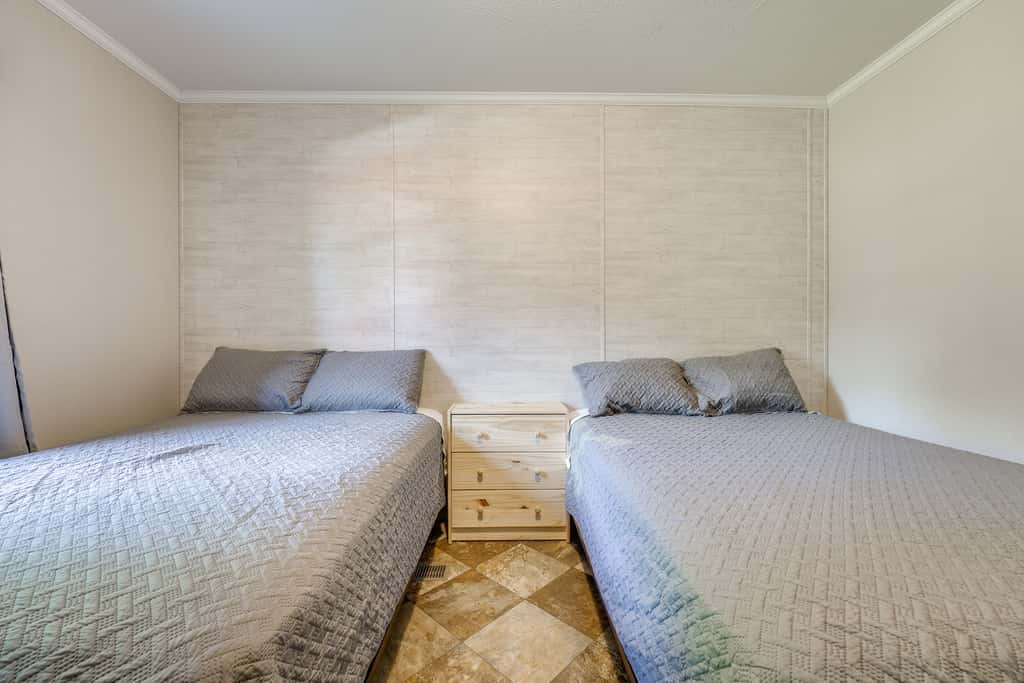 Cozy Cassopolis Cabin, Near Parks & Golfing!