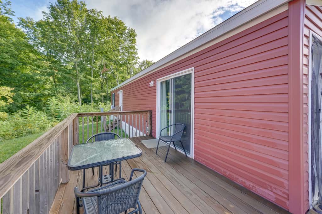 Cozy Cassopolis Cabin, Near Parks & Golfing!