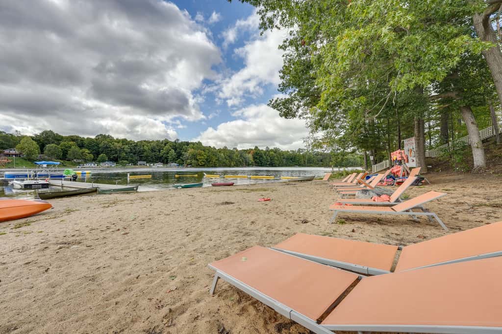 Cozy Cassopolis Cabin, Near Parks & Golfing!