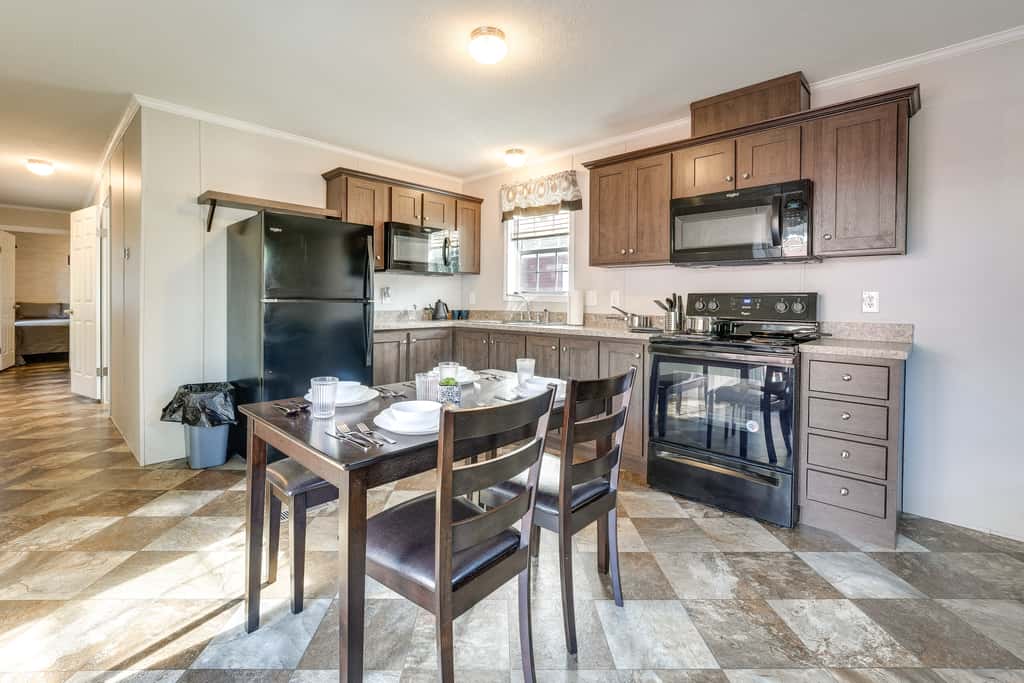 Cozy Cassopolis Cabin, Near Parks & Golfing!