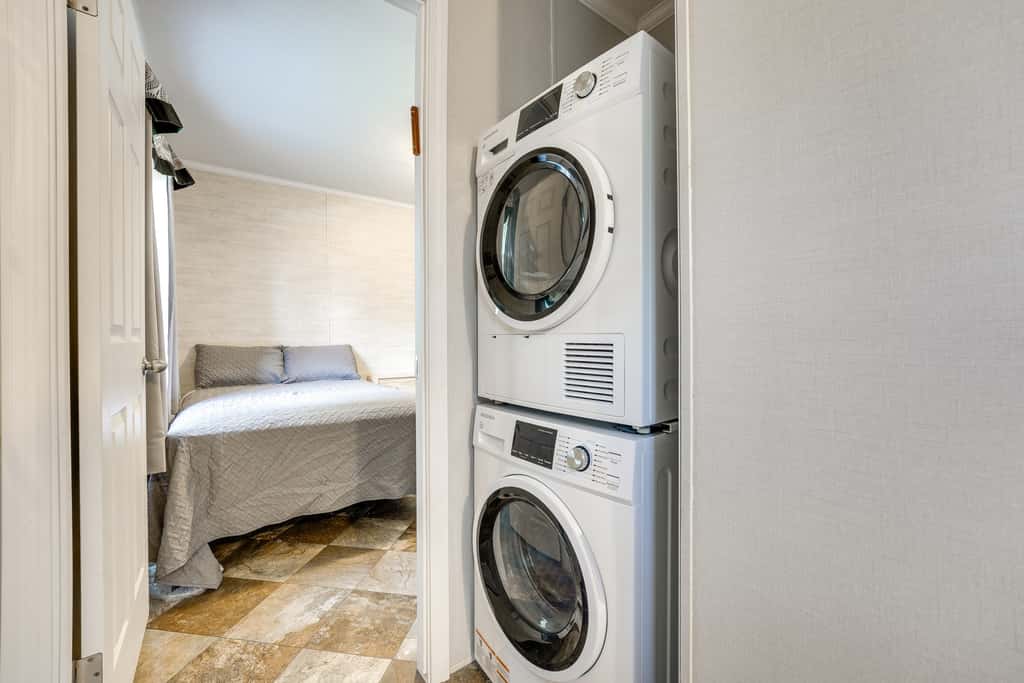 Cozy Cassopolis Cabin, Near Parks & Golfing!
