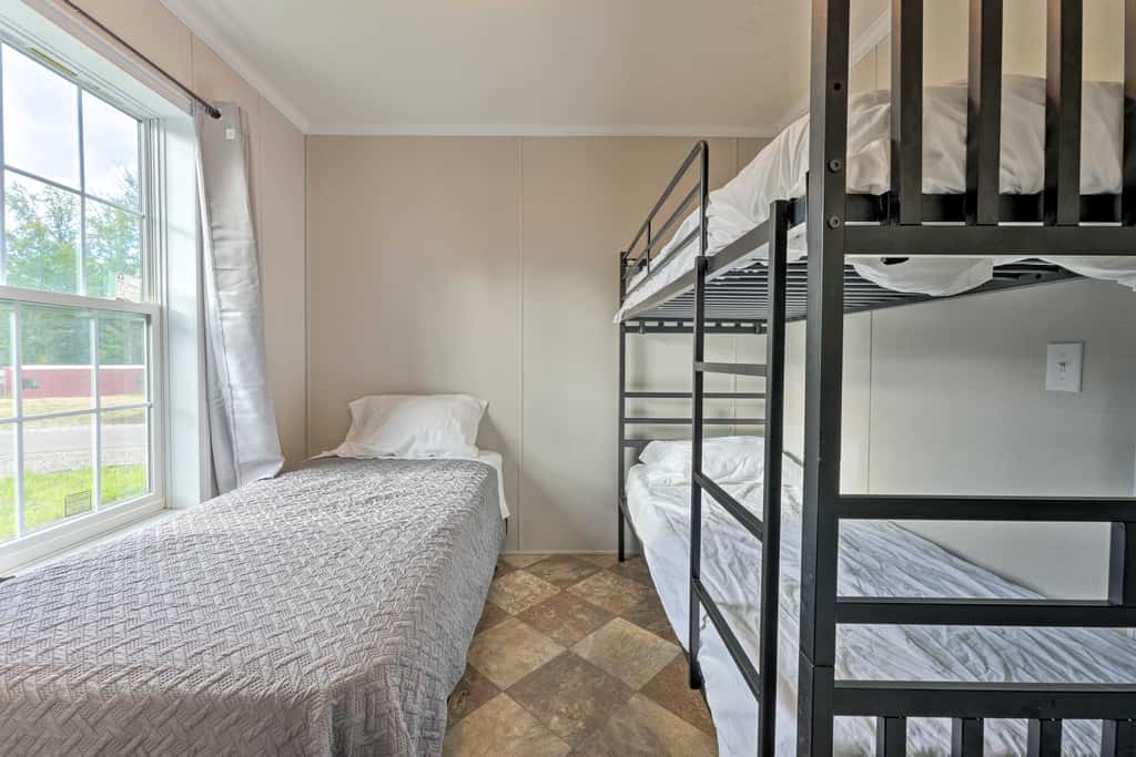 Pet-Friendly Cassoplis Cabin, Close to Parks!