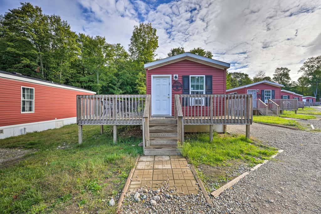 Pet-Friendly Cassoplis Cabin, Close to Parks!