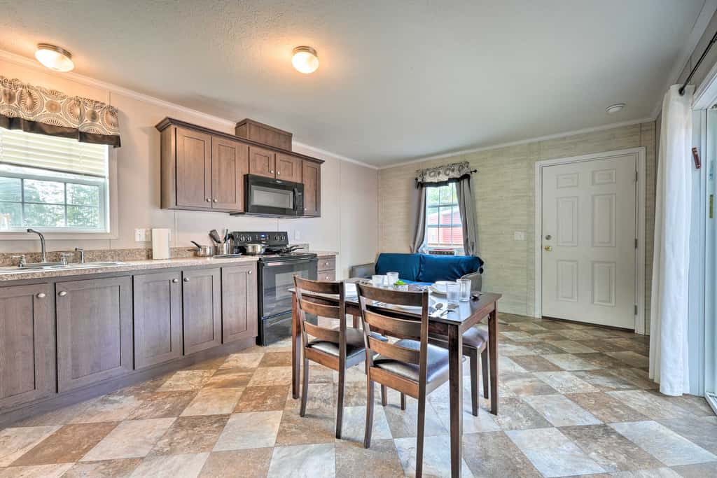 Pet-Friendly Cassoplis Cabin, Close to Parks!