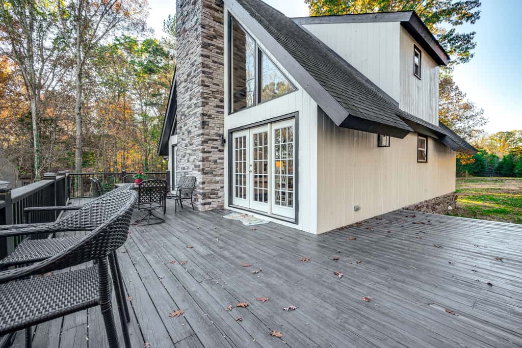 Dock & Hot Tub at High Rock Lake Retreat