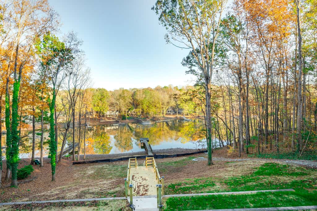 Dock & Hot Tub at High Rock Lake Retreat