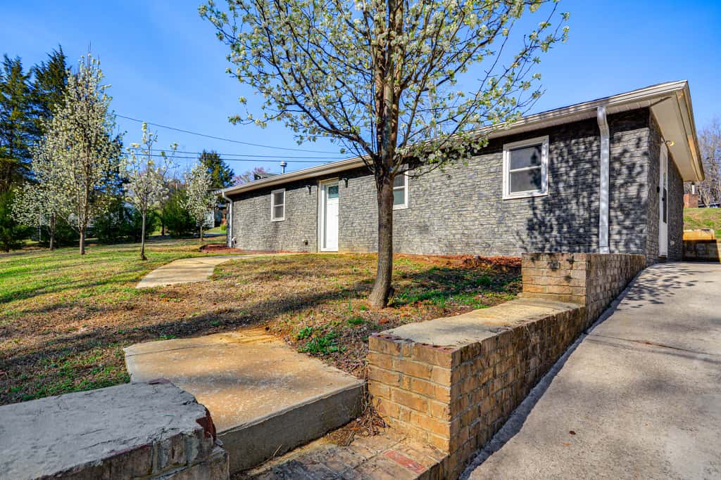 Bring Your Pets! Getaway 1 Mi to Uptown Lexington