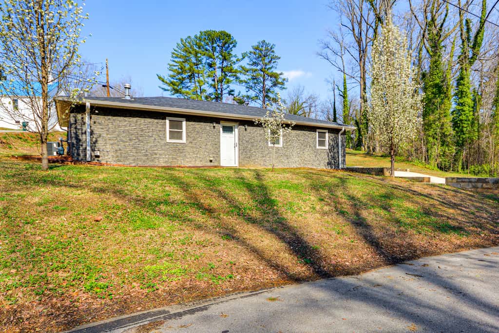 Bring Your Pets! Getaway 1 Mi to Uptown Lexington