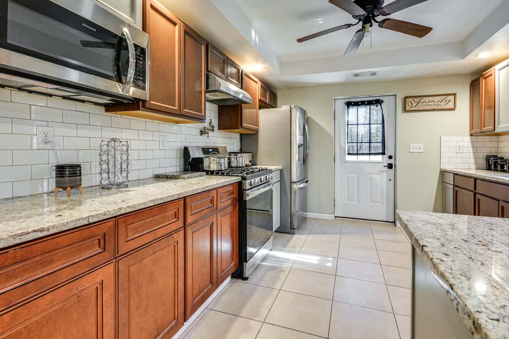 Bring Your Pets! Getaway 1 Mi to Uptown Lexington