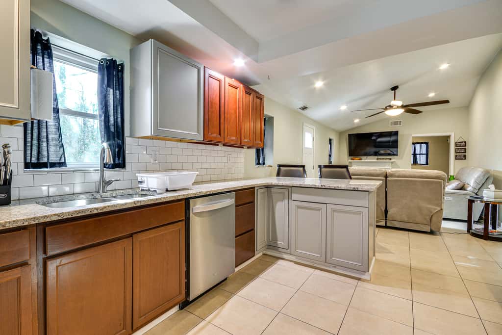 Bring Your Pets! Getaway 1 Mi to Uptown Lexington