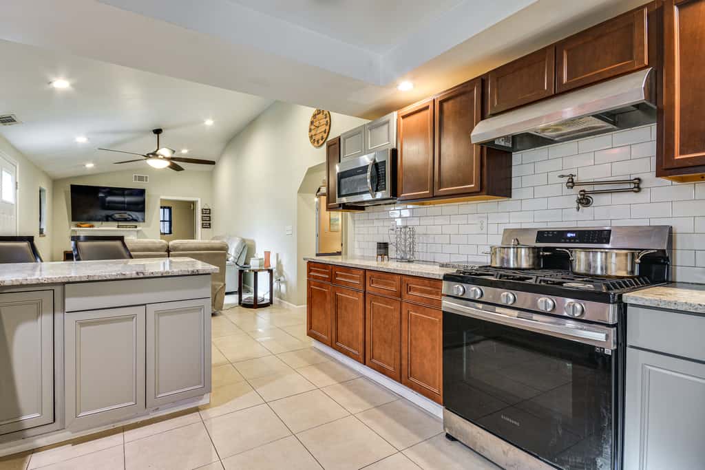 Bring Your Pets! Getaway 1 Mi to Uptown Lexington