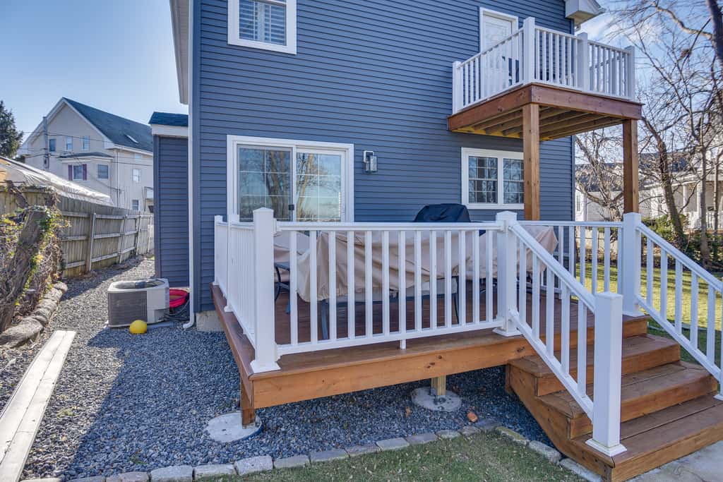 Renovated Family Home on Providence River!
