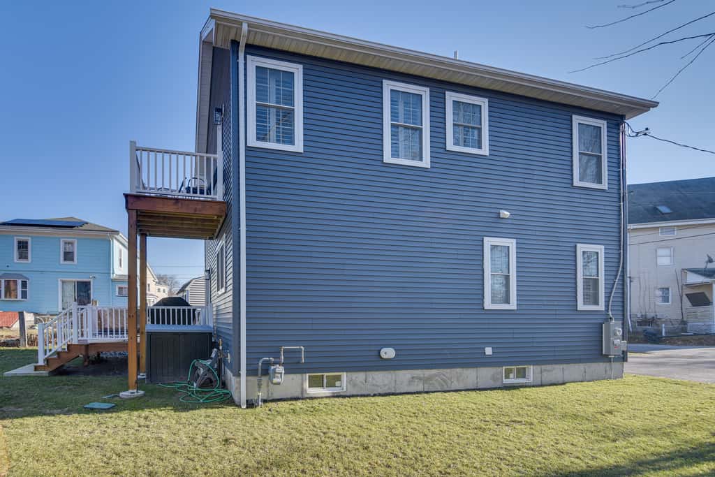 Renovated Family Home on Providence River!